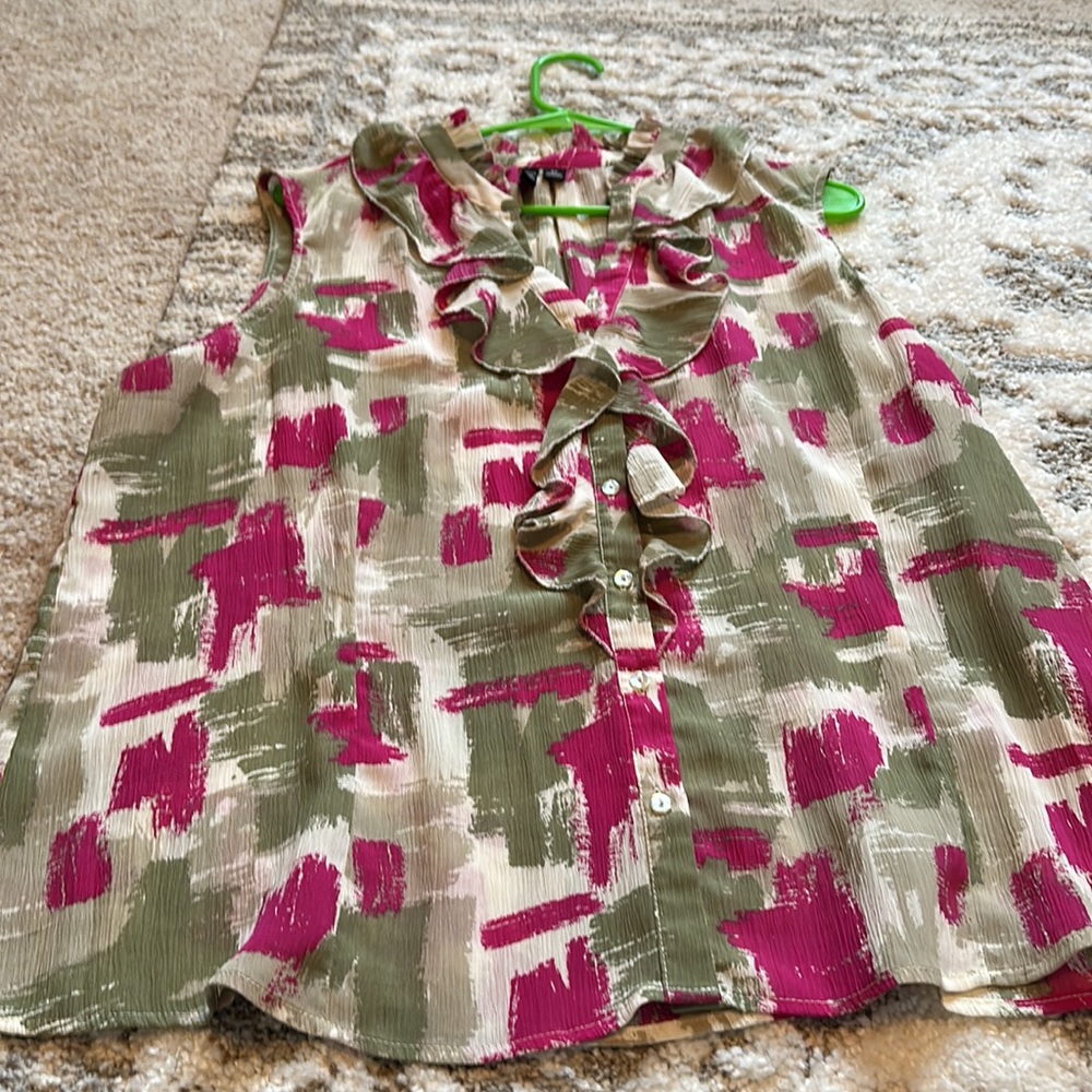 NWOT Ruffled Button Blouse - Picture 2 of 7